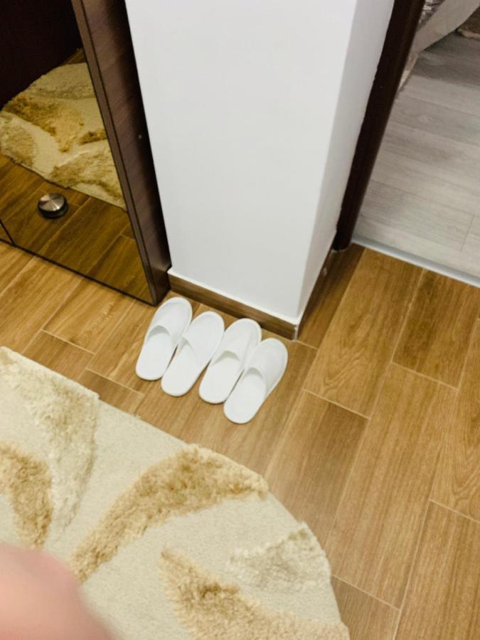 Garsoniera Lux Centru Pietonal Tirgu - Jiu Appartement Târgu Jiu Buitenkant foto